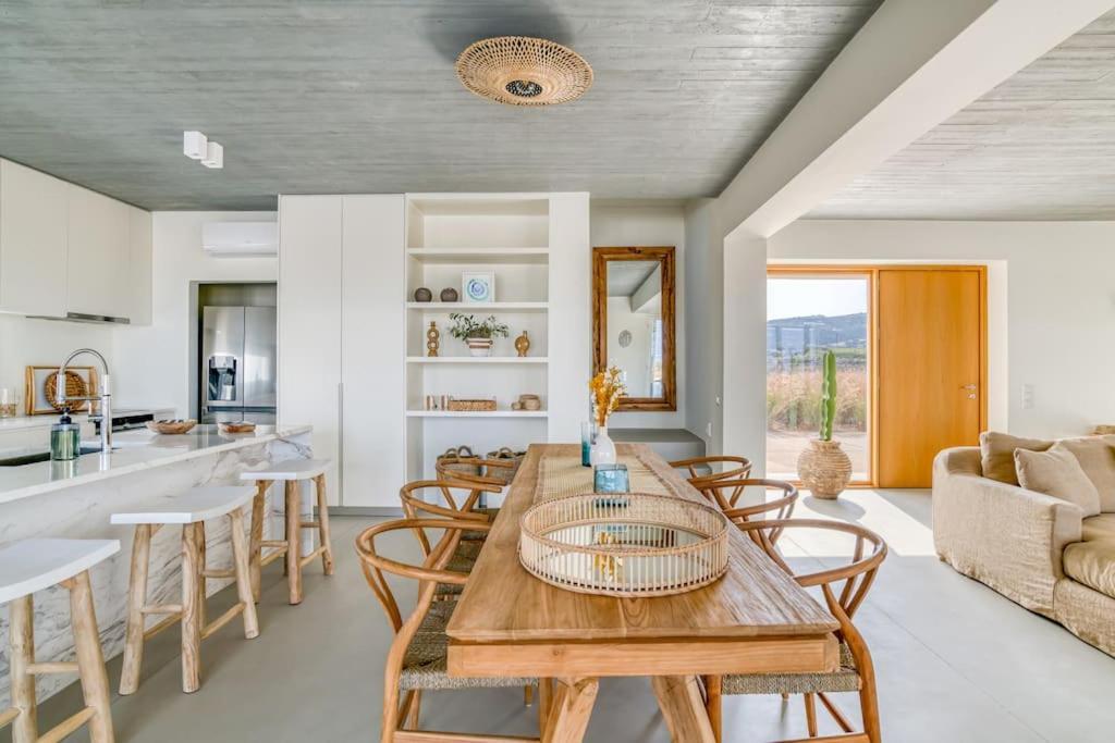 Villa Lampsi - Spacious & Modern Isterni  외부 사진
