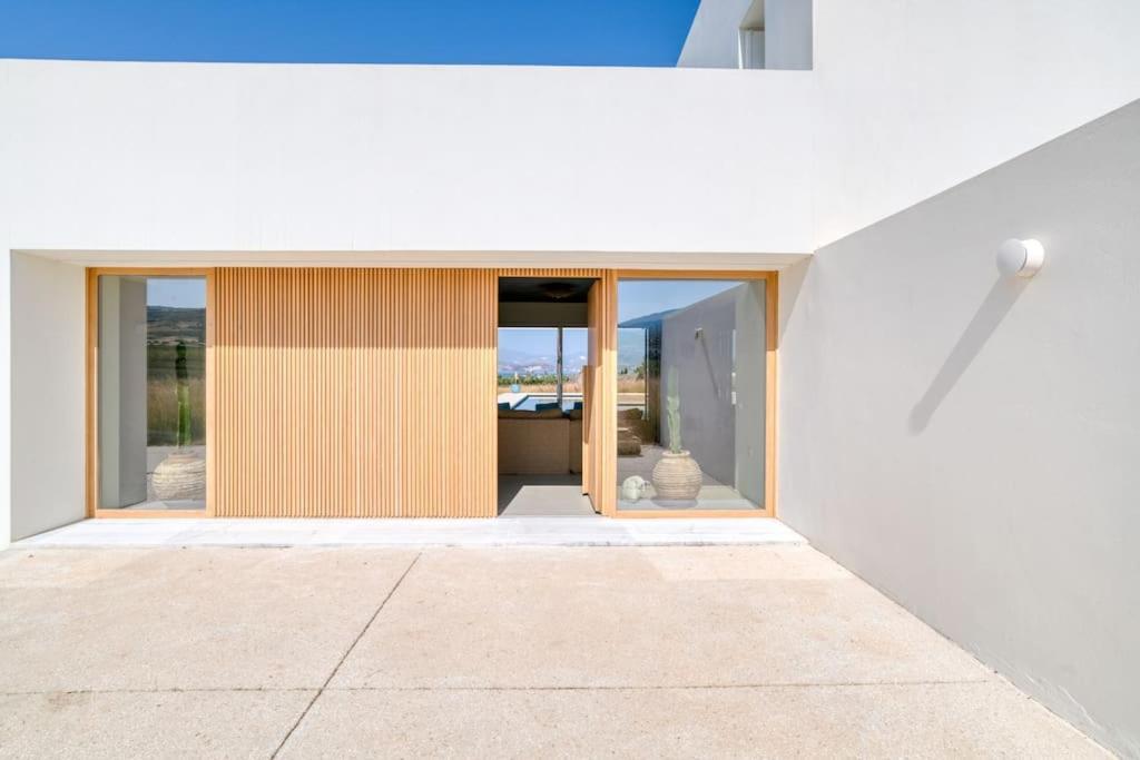 Villa Lampsi - Spacious & Modern Isterni  외부 사진