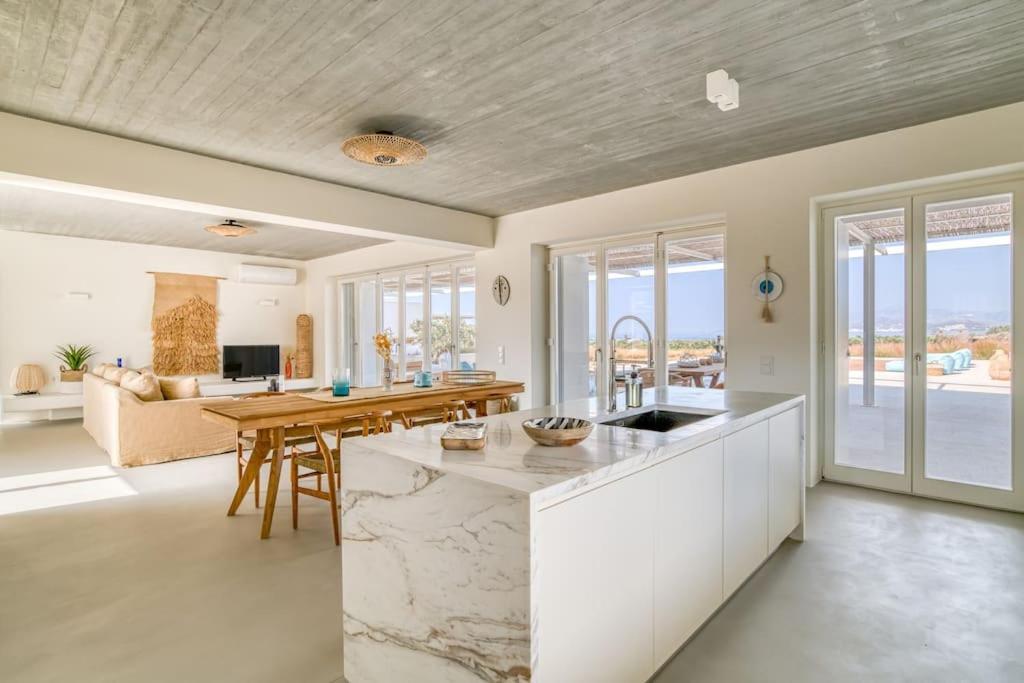 Villa Lampsi - Spacious & Modern Isterni  외부 사진