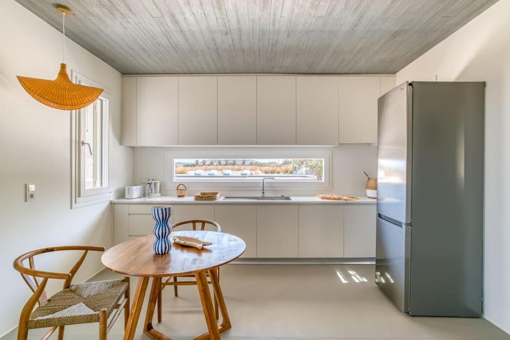 Villa Lampsi - Spacious & Modern Isterni  외부 사진