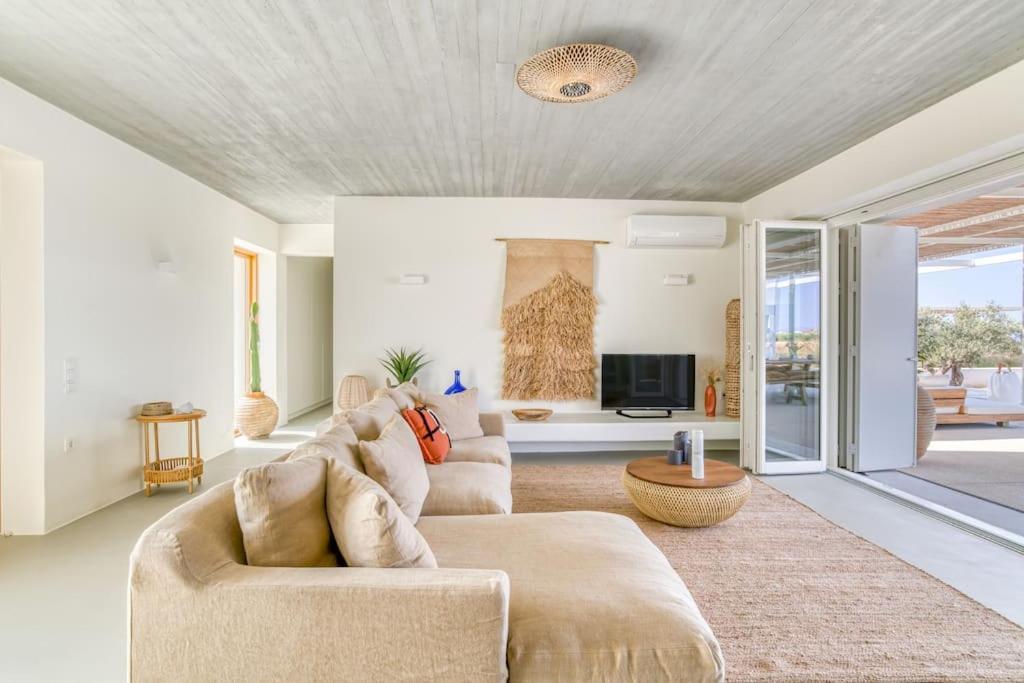 Villa Lampsi - Spacious & Modern Isterni  외부 사진