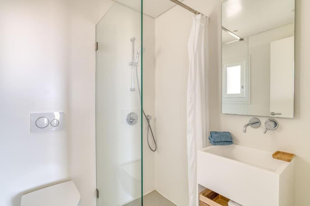 Villa Lampsi - Spacious & Modern Isterni  외부 사진