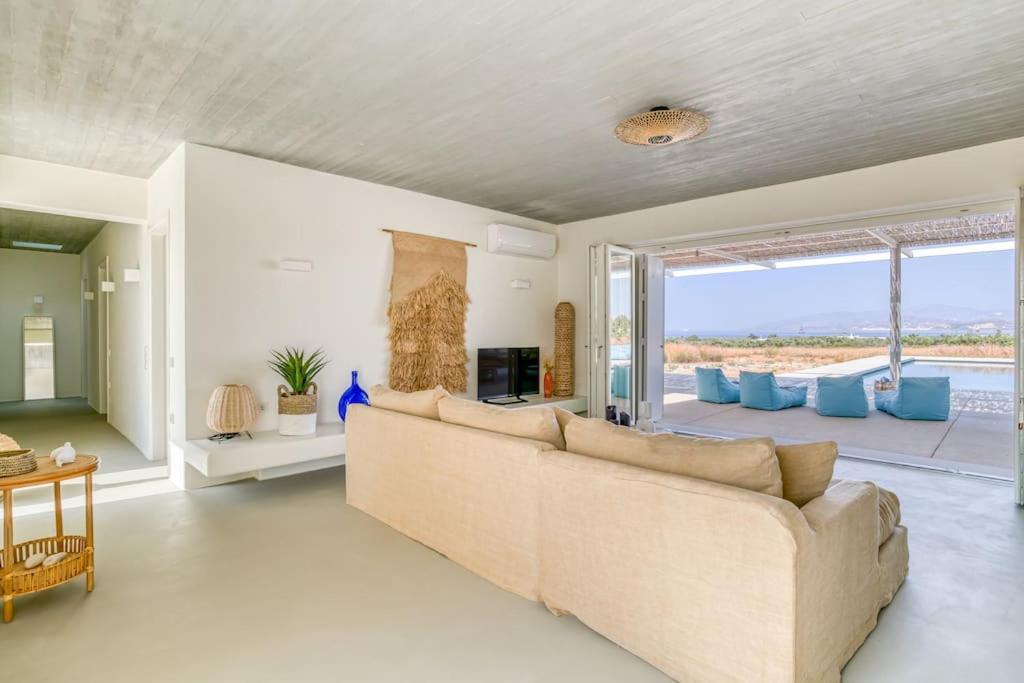 Villa Lampsi - Spacious & Modern Isterni  외부 사진