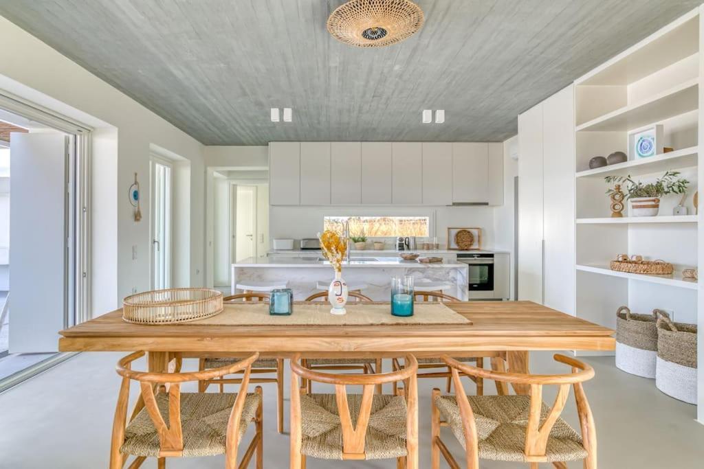Villa Lampsi - Spacious & Modern Isterni  외부 사진