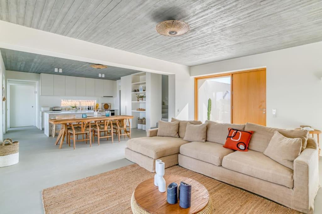 Villa Lampsi - Spacious & Modern Isterni  외부 사진