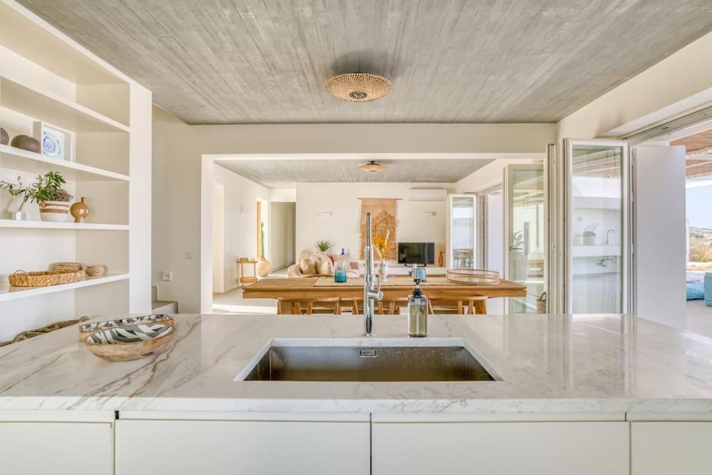Villa Lampsi - Spacious & Modern Isterni  외부 사진